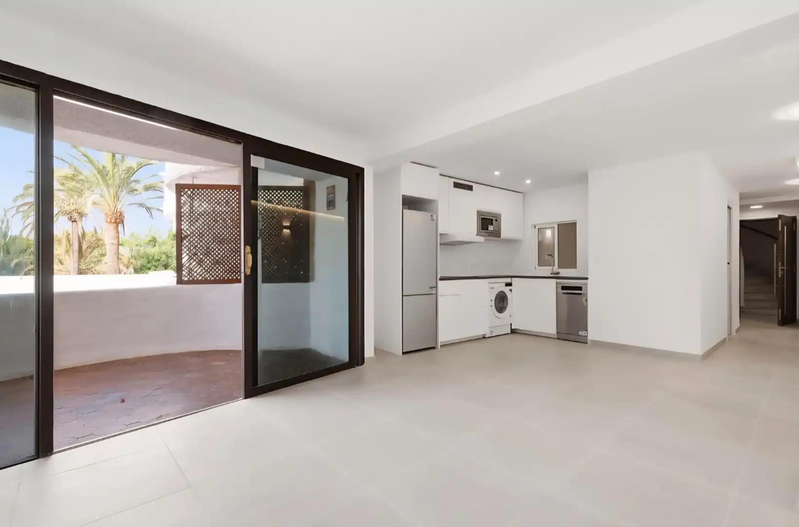Kitchen of Apartments for sale in Marbella  with Community pool