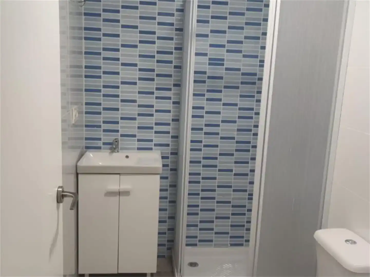 Badezimmer von Dachboden zur Miete in Rollo - Puente Ladrillo