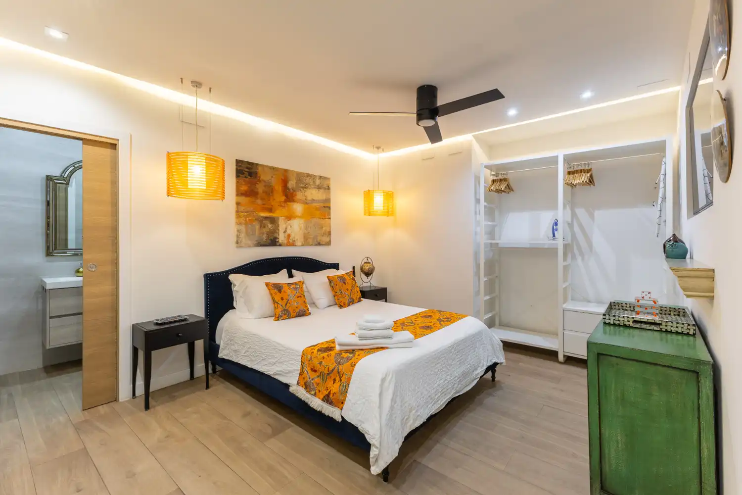 Bedroom of Flat for rent in Valencia  with Air Conditioner, Heating and Furnished