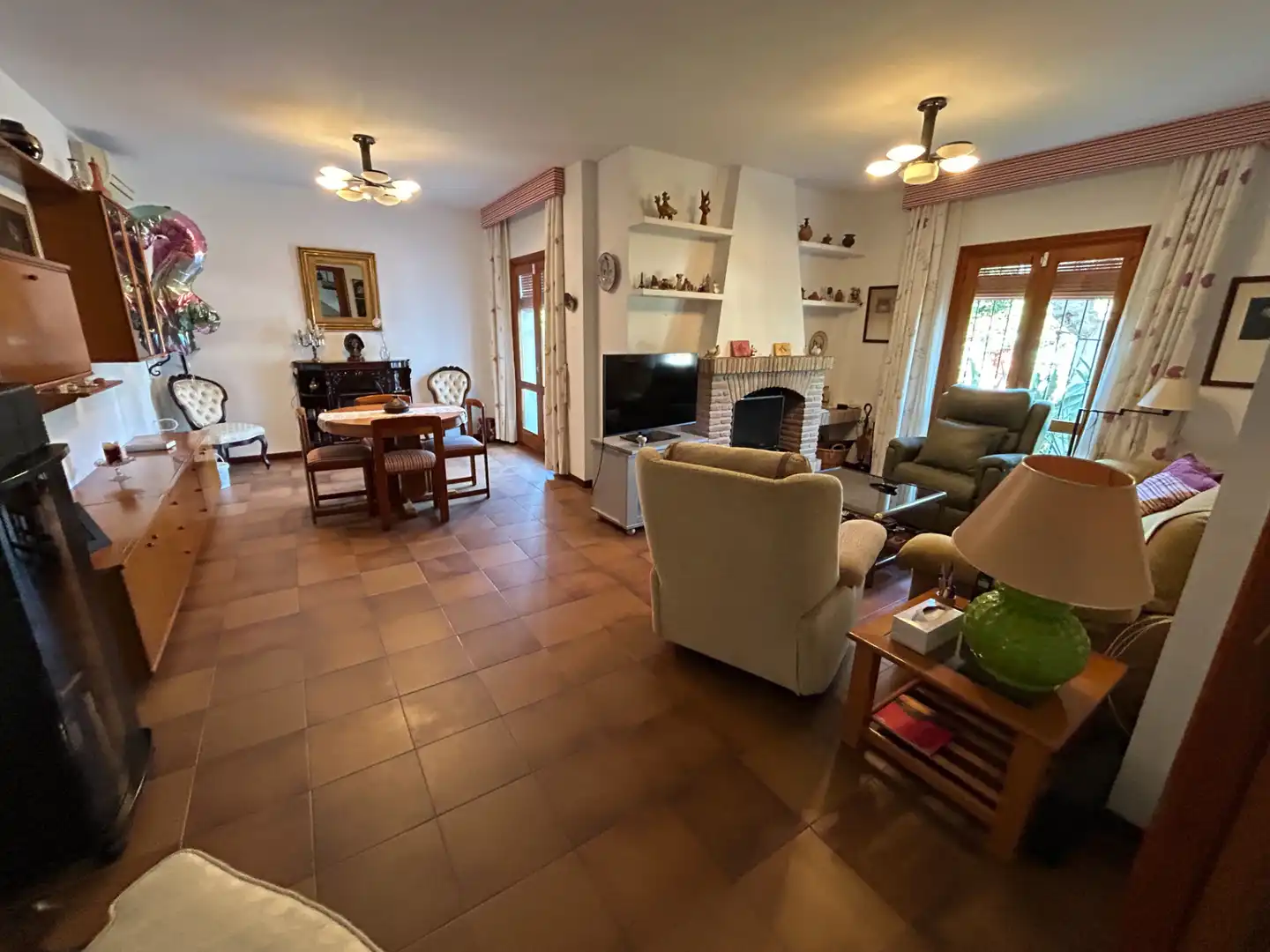 Sala d'estar de Casa adosada en venda en Vélez-Málaga amb Aire condicionat, Calefacció i Jardí privat