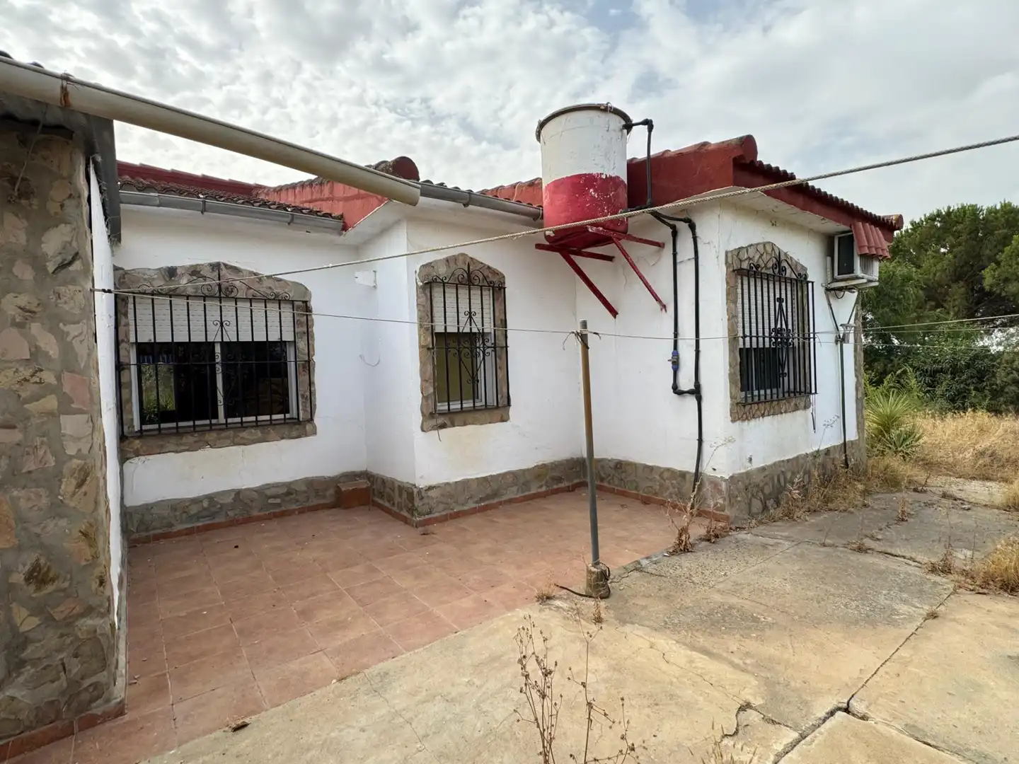 Vista exterior de Casa o xalet en venda en Sanlúcar la Mayor, Sevilla