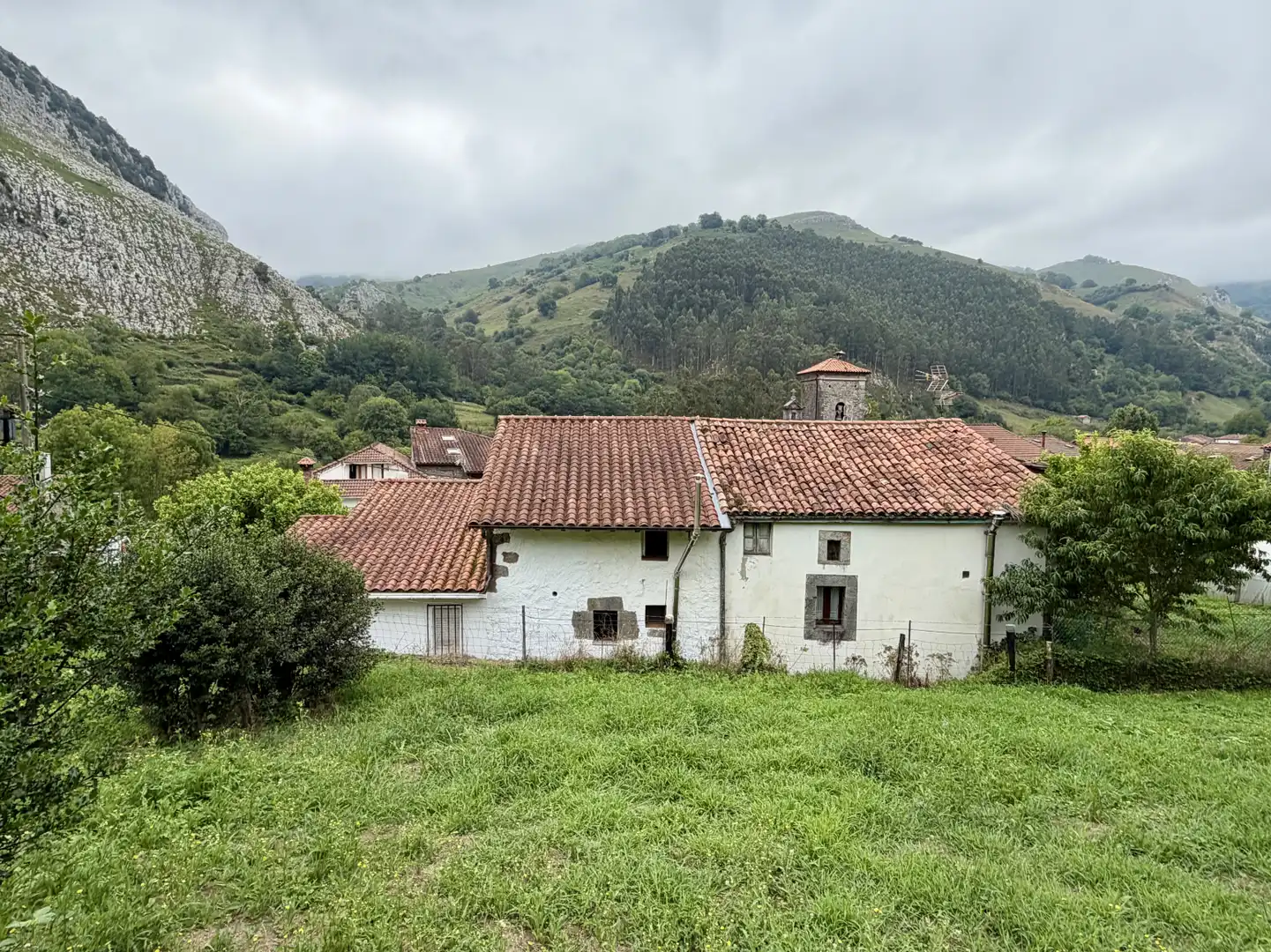 Vista exterior de Casa adosada en venta en Miera