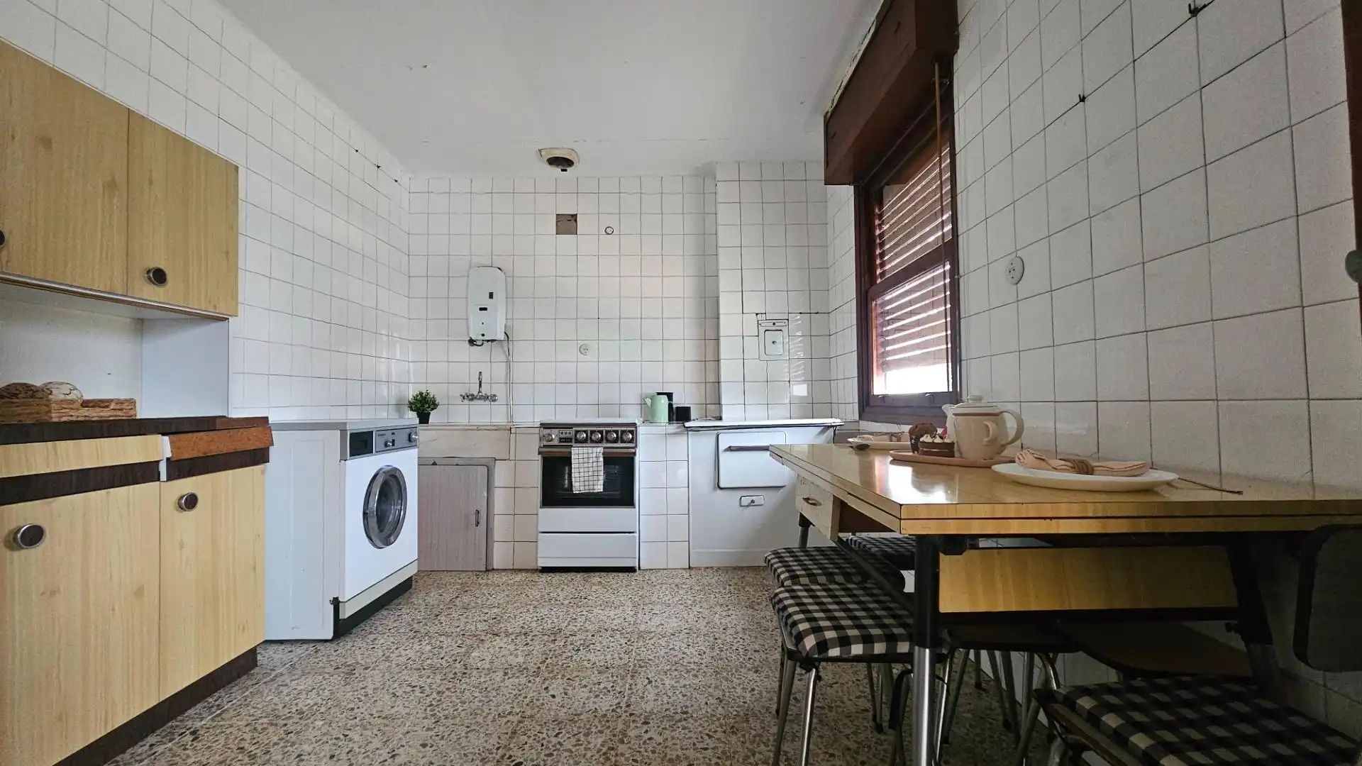 Cocina de Piso en venta en Valle de Mena con Terraza y Balcón