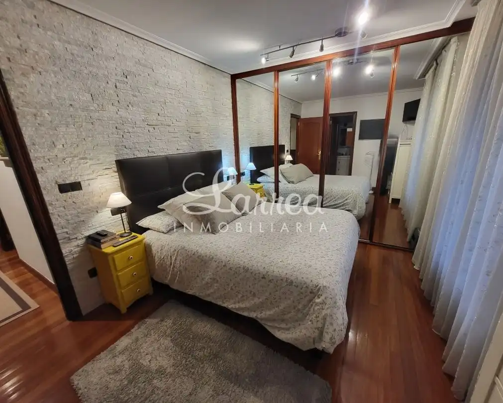 Dormitori de Casa o xalet en venda en Amorebieta-Etxano amb Calefacció, Jardí privat i Terrassa