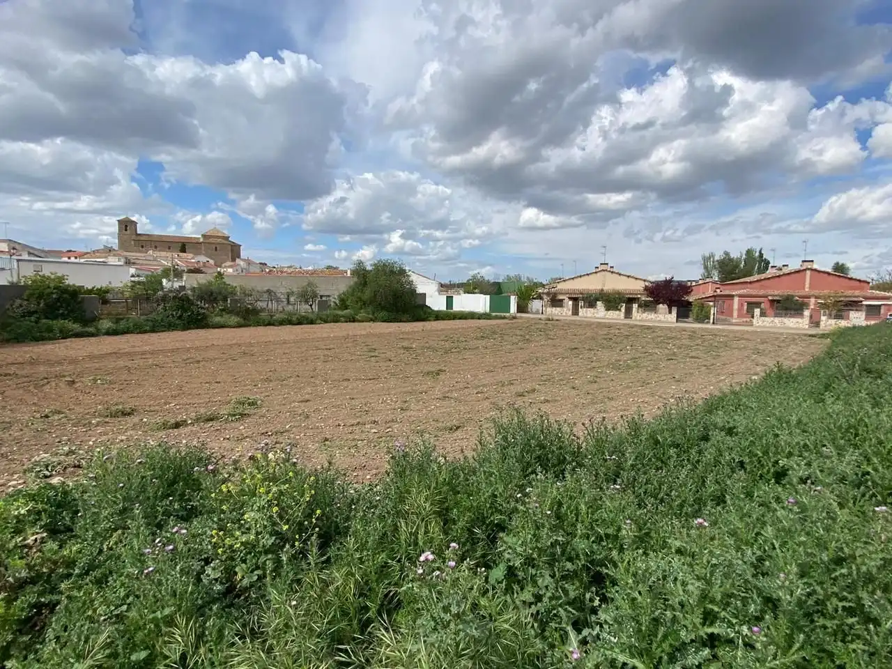 Residential for sale in Tribaldos