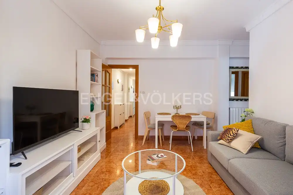 Living room of Flat for rent in Valencia  with Air Conditioner, Heating and Furnished