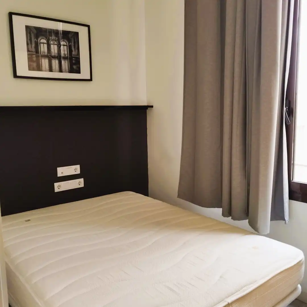 Schlafzimmer von Wohnung zur Miete in Barcelona mit Klimaanlage, Heizung und Möbliert