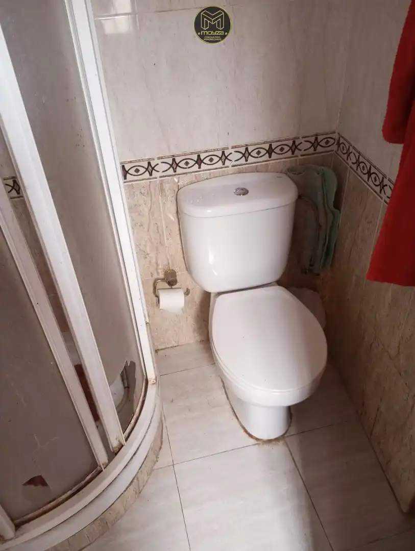Bany de Casa o xalet en venda en Jaén amb Terrassa, Traster i Balcó