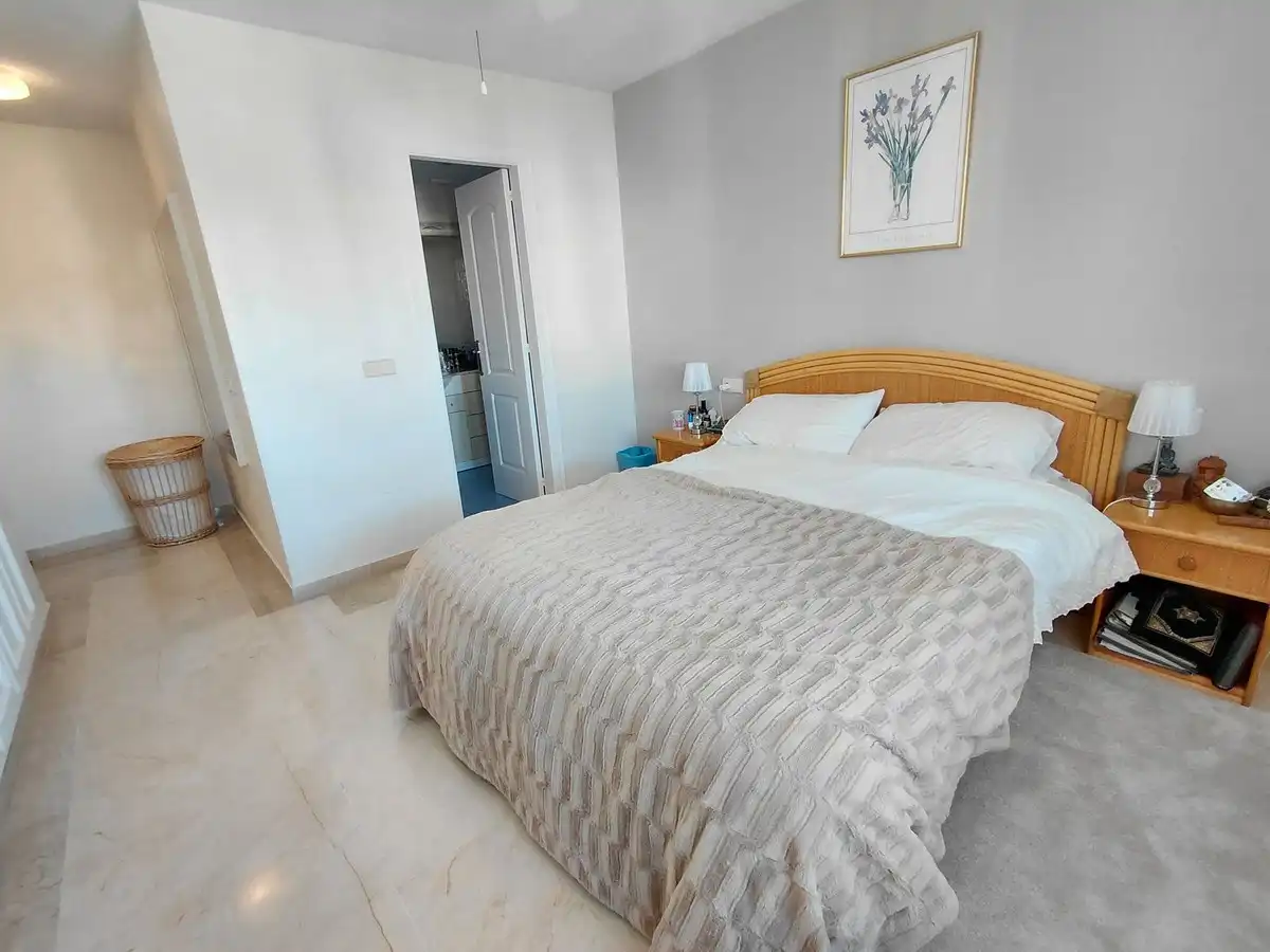 Habitación de Ático en venta en Marbella con Terraza, Trastero y Piscina
