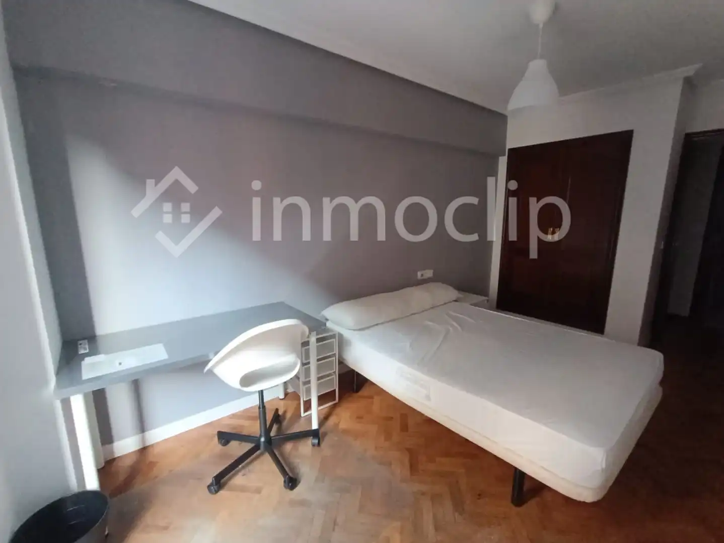 Bedroom of Flat for share in Salamanca  with Heating and Furnished