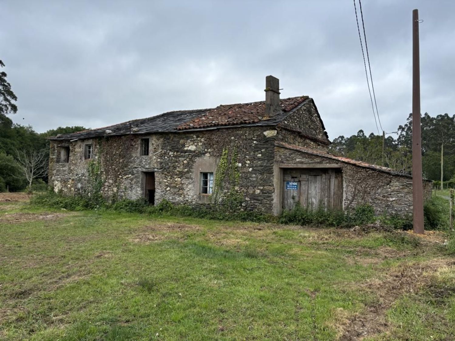 Vista exterior de Finca rústica en venda en Ortigueira amb Jardí privat