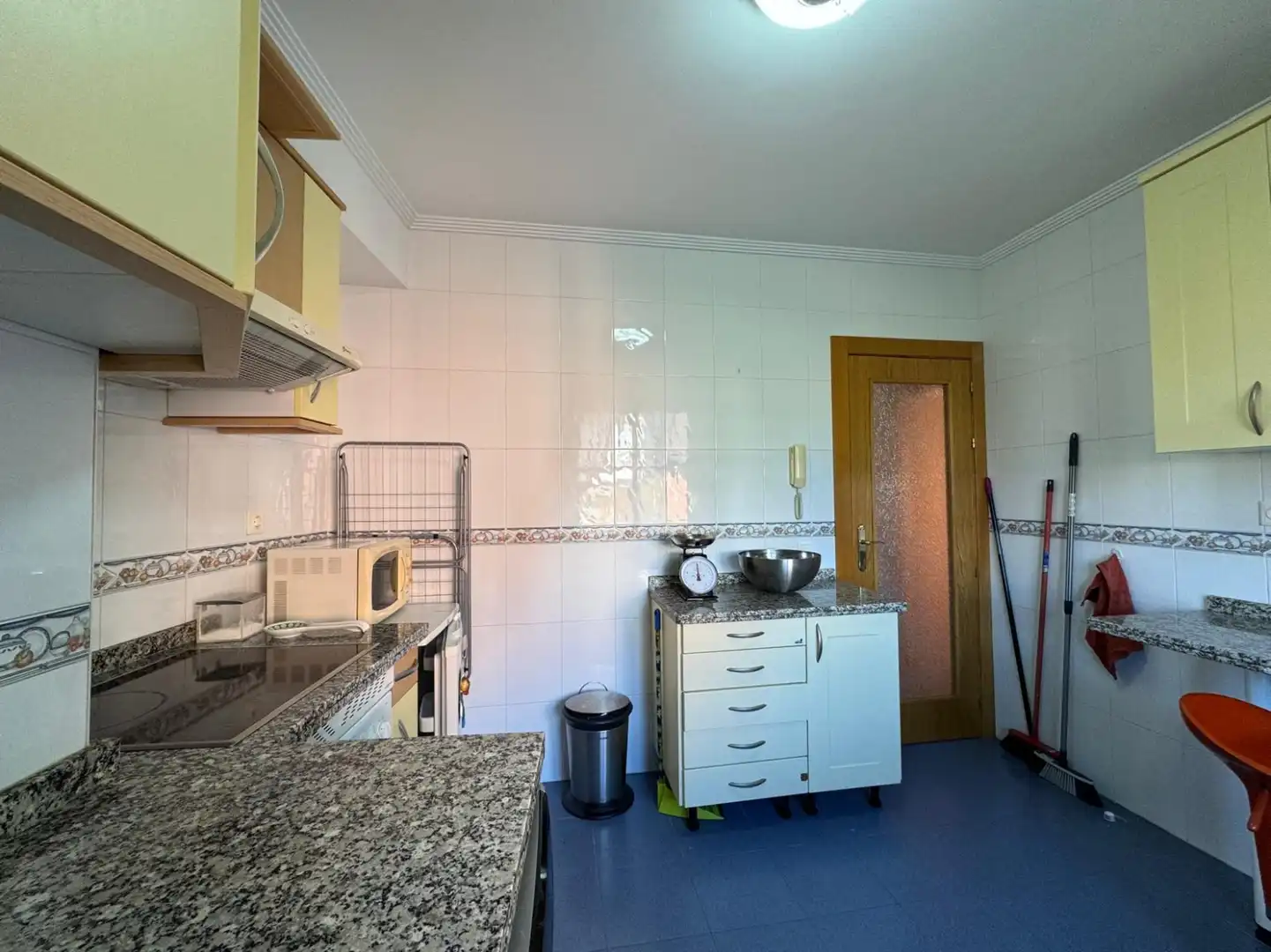 Cocina de Piso en venta en Parres con Calefacción, Jardín privado y Trastero