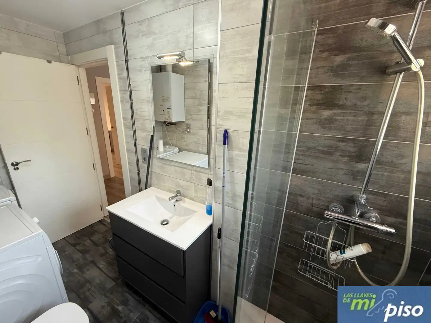 Baño de Piso de alquiler en Valladolid con Calefacción, Parquet y Amueblado