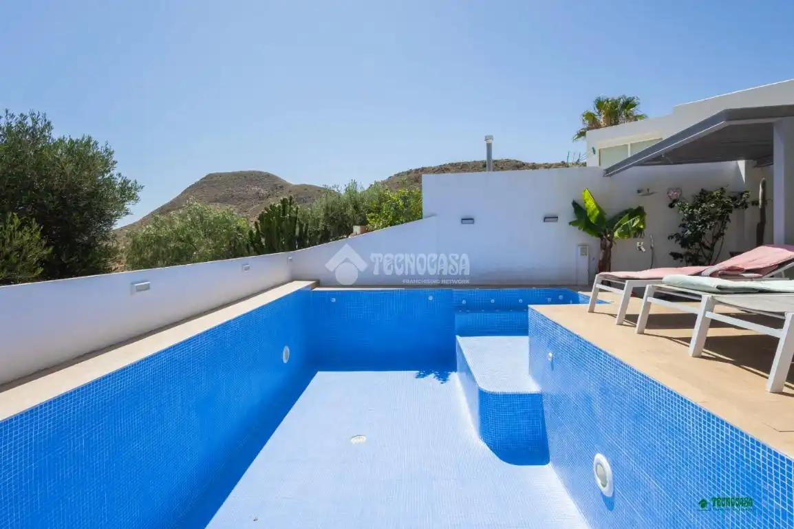Piscina de Casa o xalet en venda en Níjar amb Piscina i Moblat