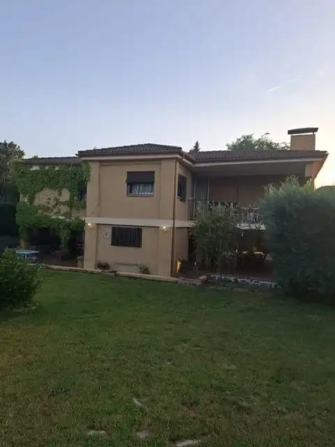 Vista exterior de Casa o xalet en venda en Córdoba amb Aire condicionat, Calefacció i Jardí privat