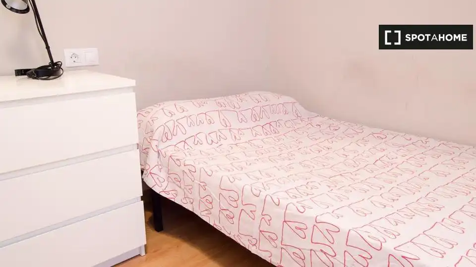 Habitación de Piso para compartir en Valencia con Aire acondicionado, Calefacción y Amueblado