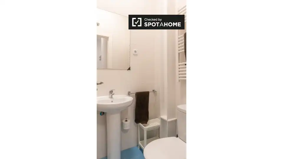 Room in Embajadores - Lavapiés