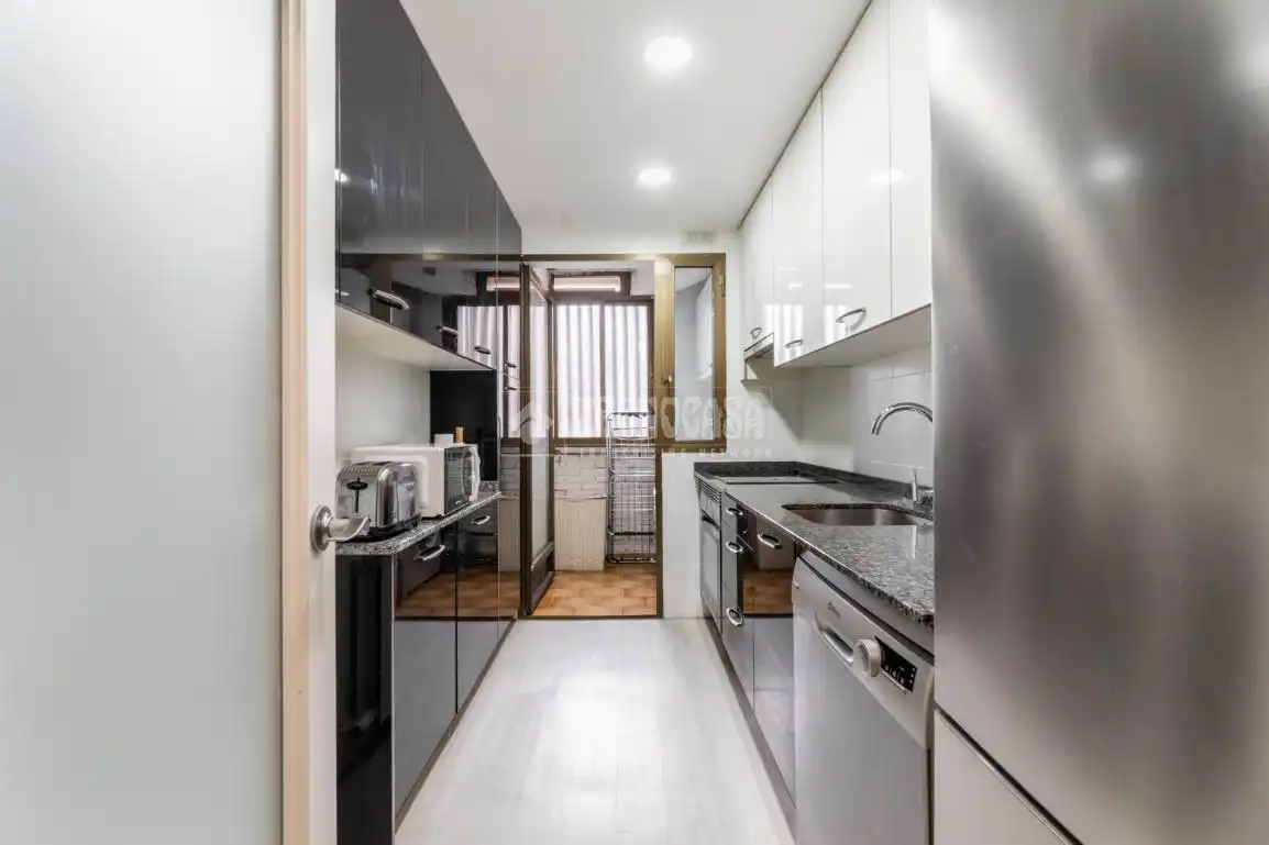 Küche von Wohnung zum Verkauf in Las Rozas de Madrid mit Klimaanlage, Heizung und Terrasse