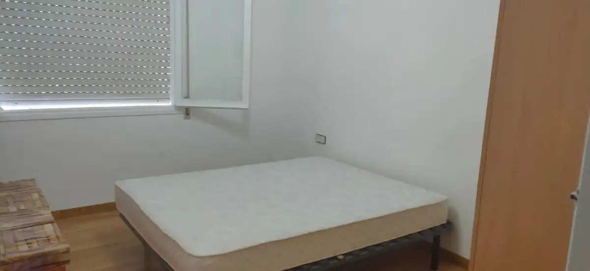 Dormitori de Pis en venda en Manresa amb Calefacció, Moblat i Balcó