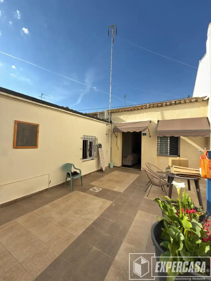 Exterior view of Detached homes for sale in Picassent  with Terrace and Furnished