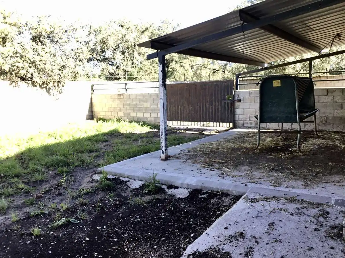 Aparcament de Finca rústica en venda en El Pedroso amb Traster, Piscina i Moblat