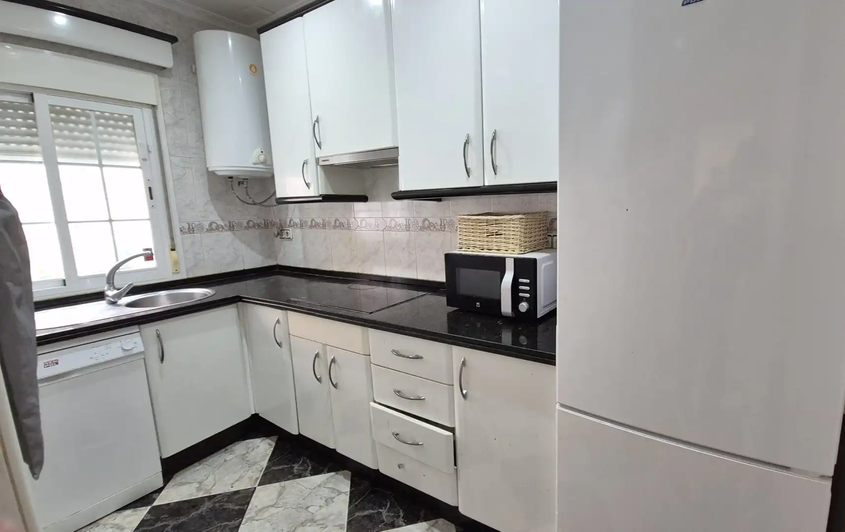 Cocina de Piso en venta en Badajoz con Aire acondicionado, Calefacción y Amueblado