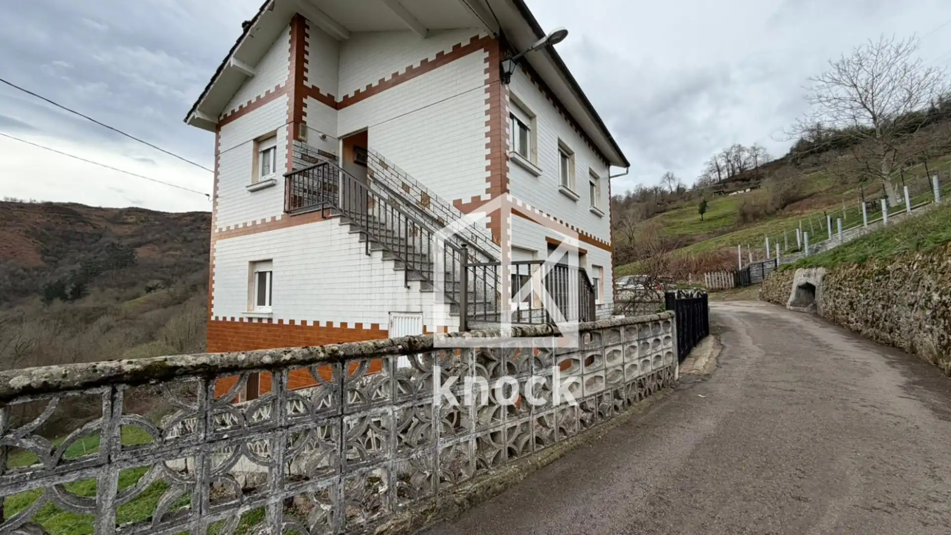 Vista exterior de Casa o chalet en venta en Bimenes con Terraza y Trastero