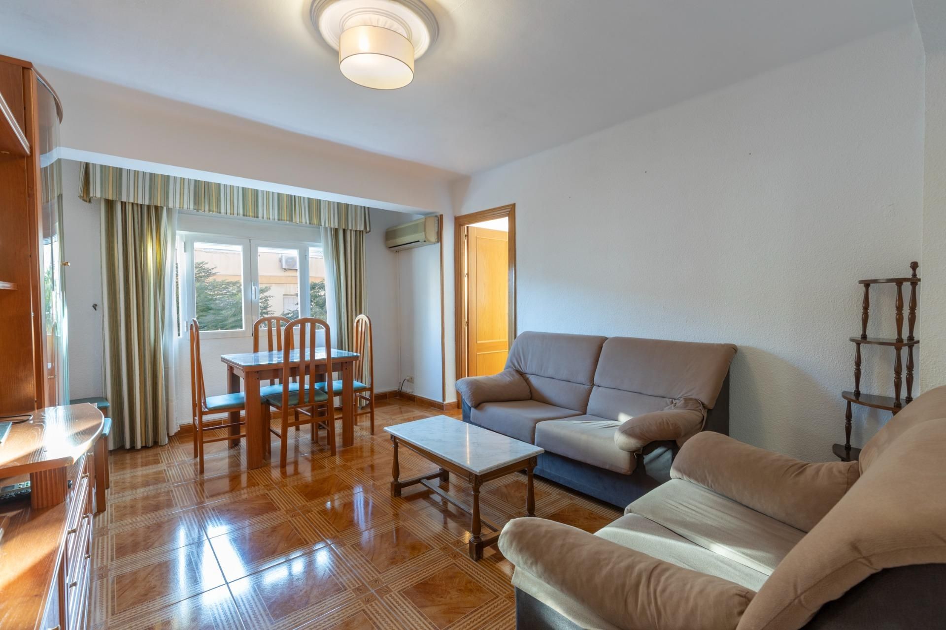 Habitación de Piso en venta en  Granada Capital con Balcón