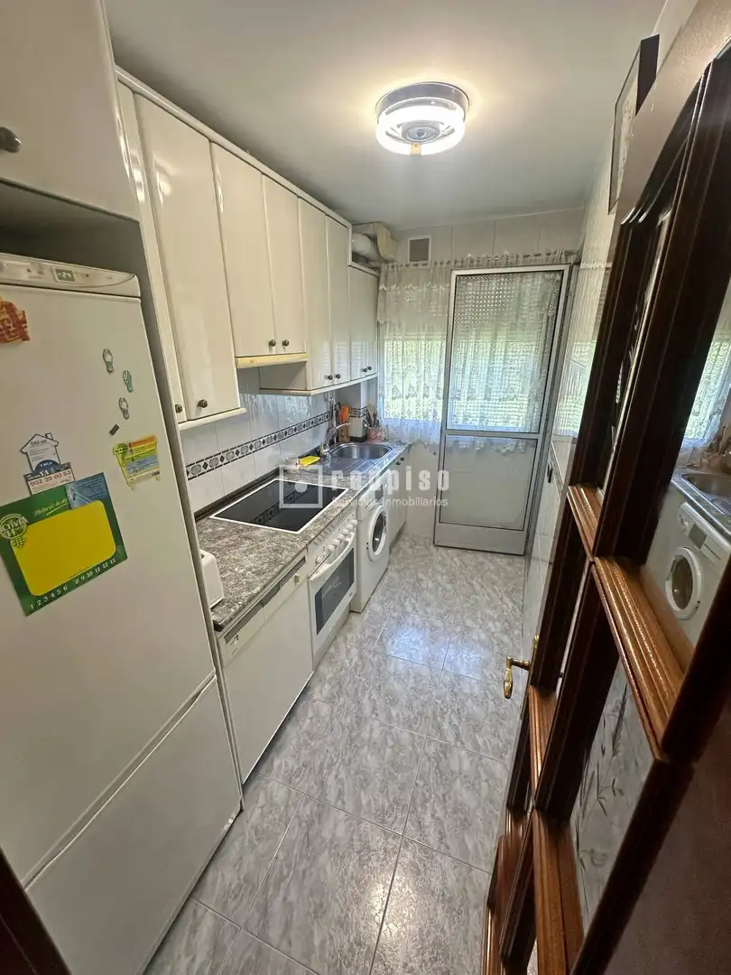 Kitchen of Flat for sale in Madrid  with Heating, Terrace and Storage room