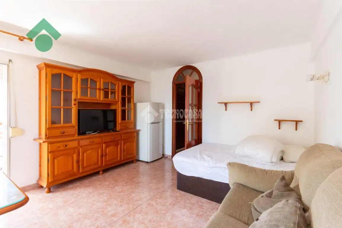 Sala de estar de Estudio en venta en Vélez-Málaga con Terraza, Amueblado y Piscina comunitaria