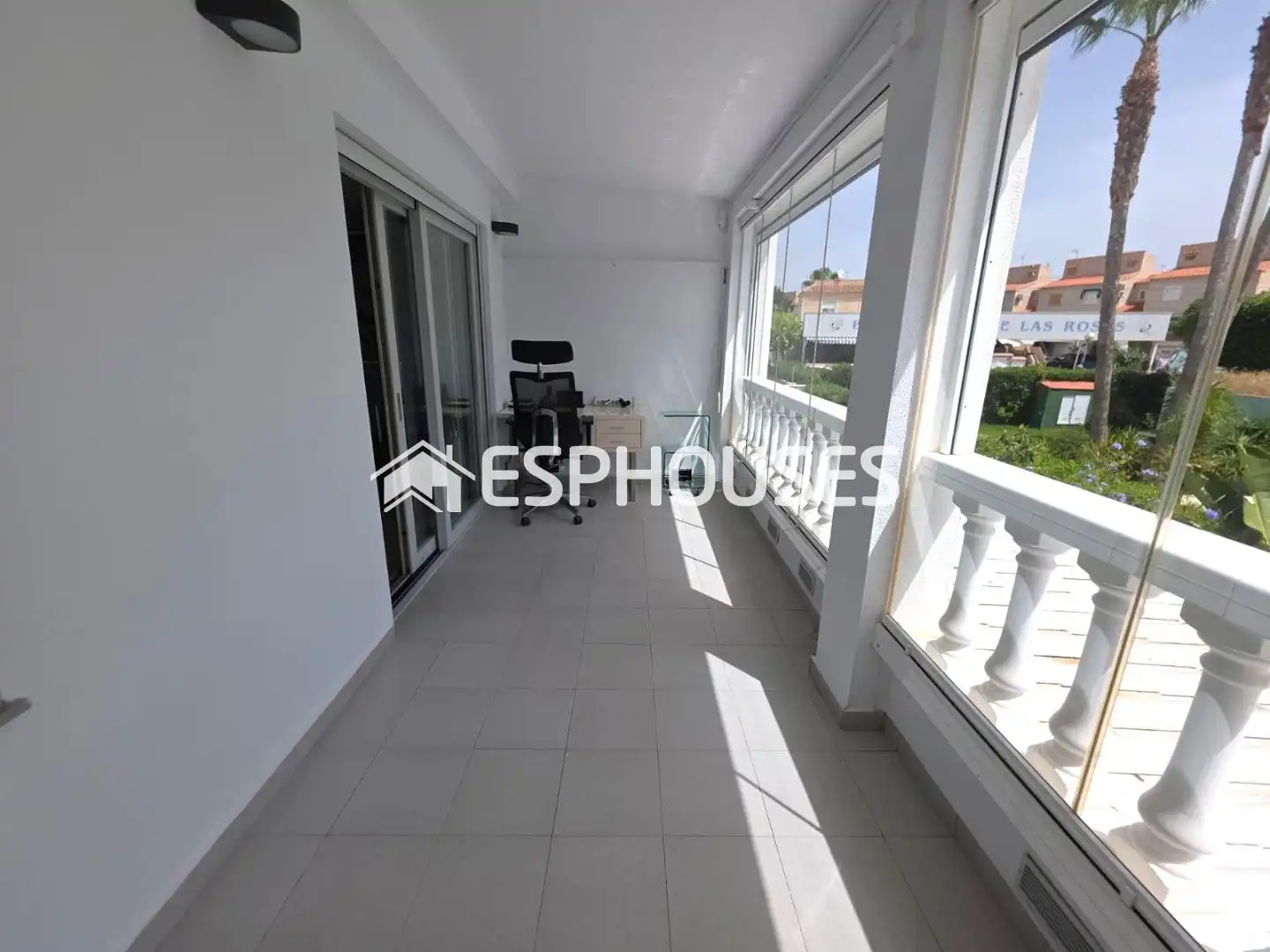 Casa aparellada amb terrassa en venda a El Moncayo - El Pòrtic, imagen 24