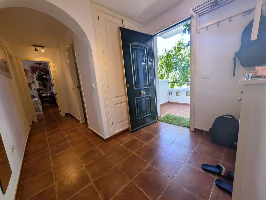 Wohnung zum Verkauf in La Alcaidesa mit Klimaanlage, Heizung und Terrasse