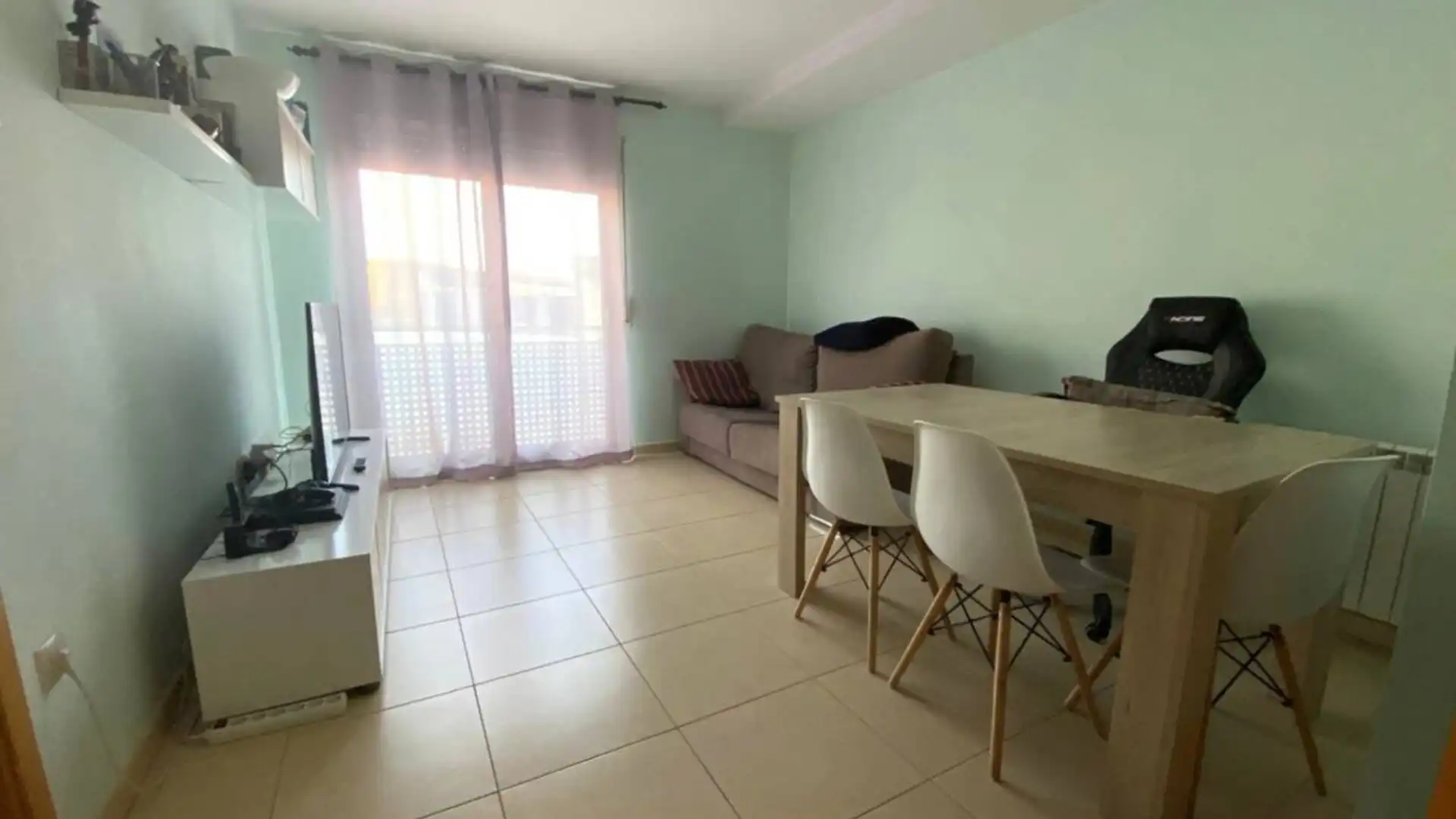 Sala d'estar de Pis en venda en Terrassa amb Calefacció i Balcó