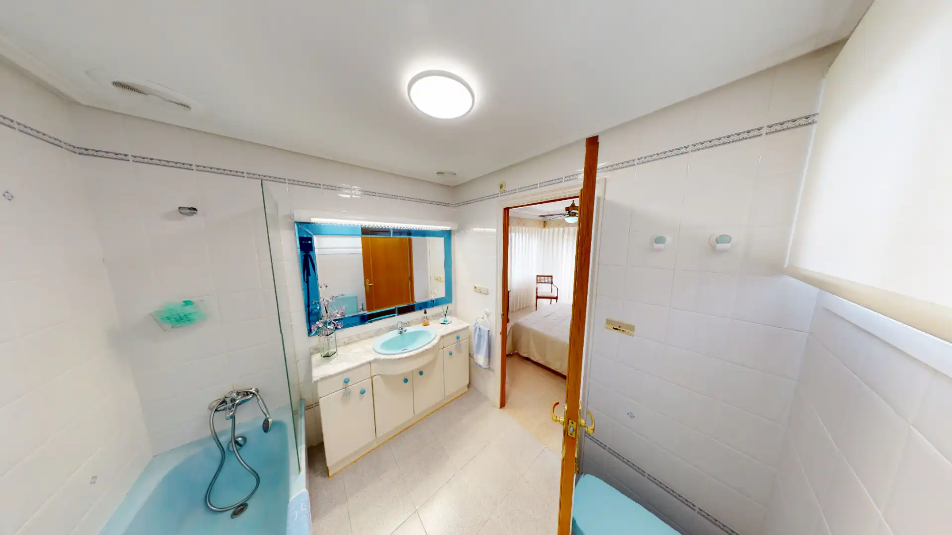 Bany de Casa o xalet en venda en Elche / Elx amb Aire condicionat, Calefacció i Jardí privat