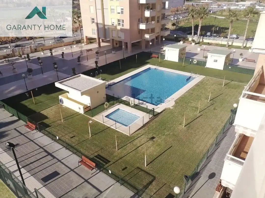 Flat with terrace to rent in Torre del Mar