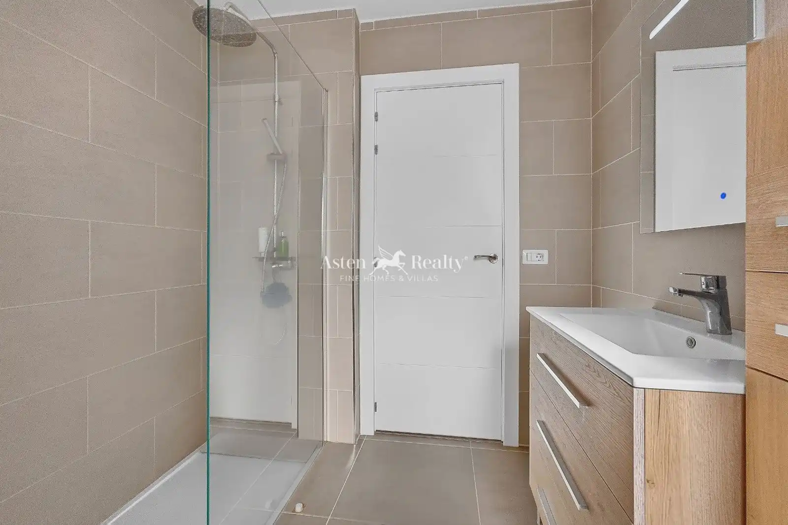Bathroom of Houses for sale in La Camella