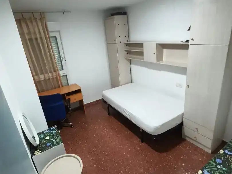 Bedroom of Flat for rent in  Granada Capital  with Air Conditioner and Balcony