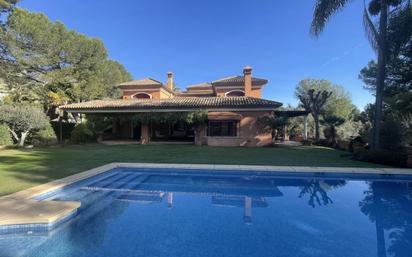 Jardí de Casa o xalet en venda en Marbella amb Aire condicionat, Calefacció i Jardí privat