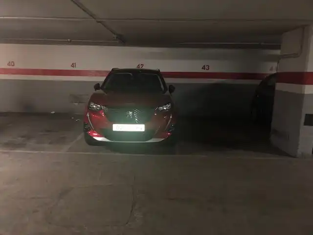 Motorradstellplatz zur Miete in Carrer del Rosselló 424