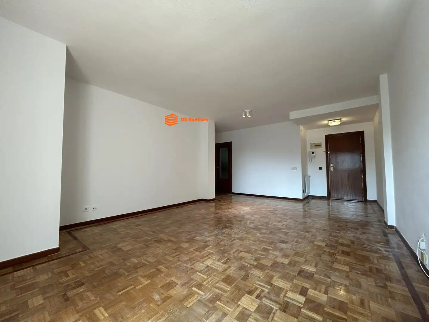 Flat for rent in Madrid  with Heating, Terrace and Storage room