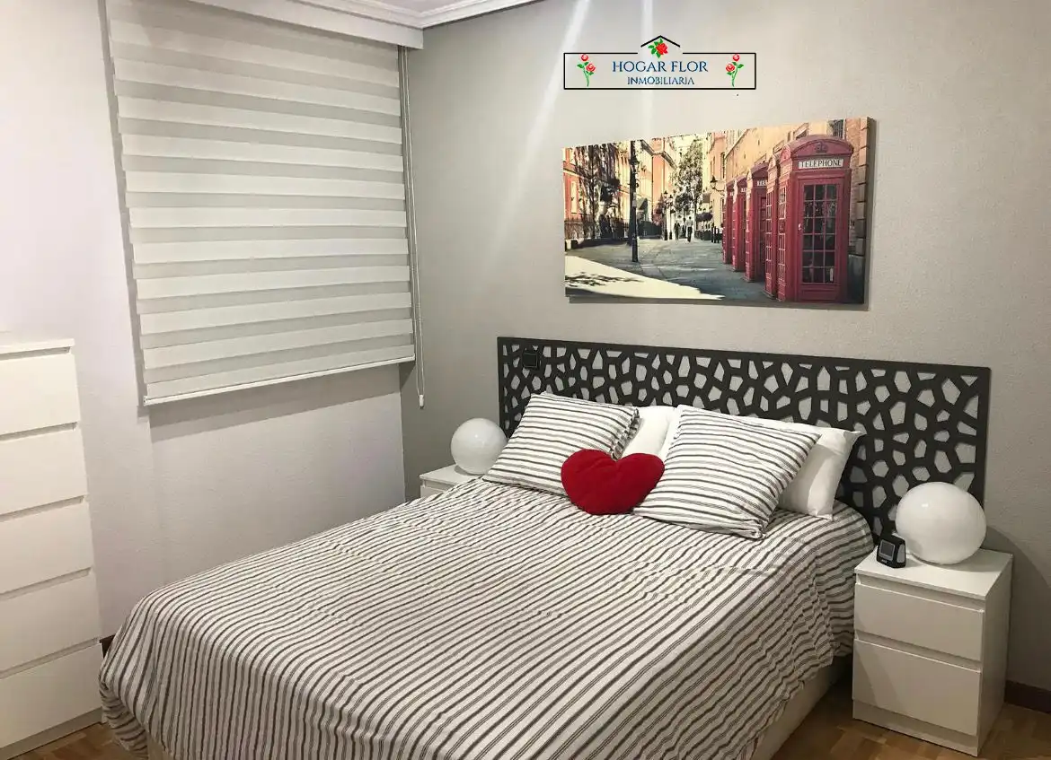 Schlafzimmer von Wohnung zum Verkauf in Salamanca mit Klimaanlage, Heizung und Parkett