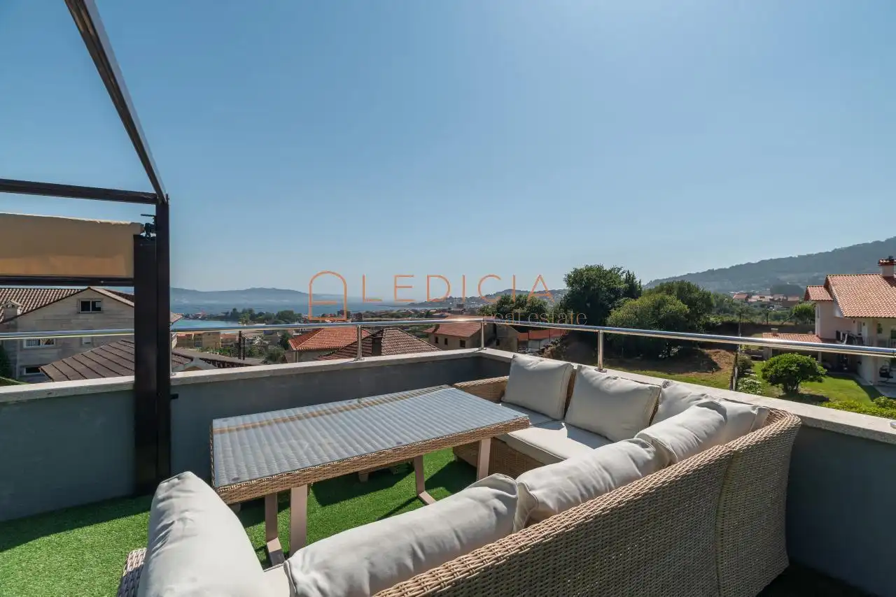 Terrace of Houses for sale in Moaña  with Heating, Private garden and Swimming Pool