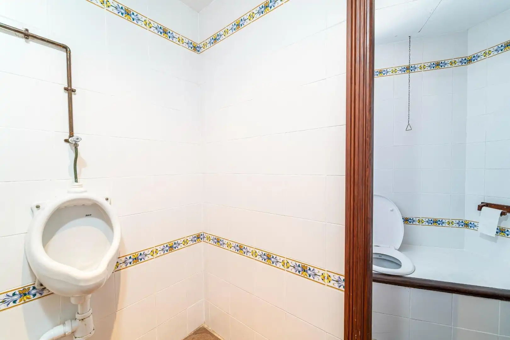 Baño de Local en venta en Capdepera con Calefacción, Terraza y Amueblado