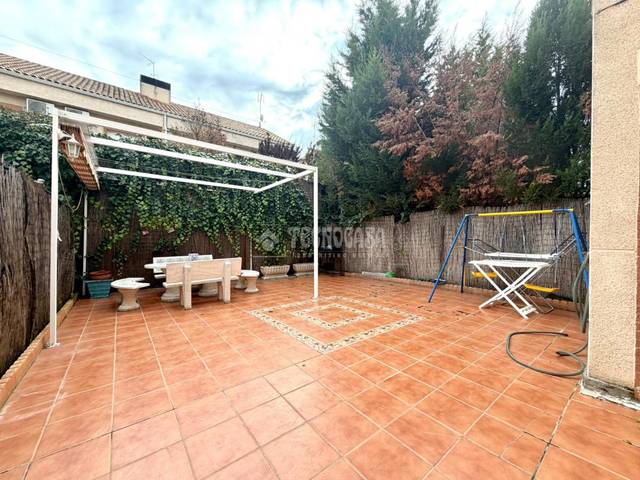 Casa adosada en Venta en Las Lomas