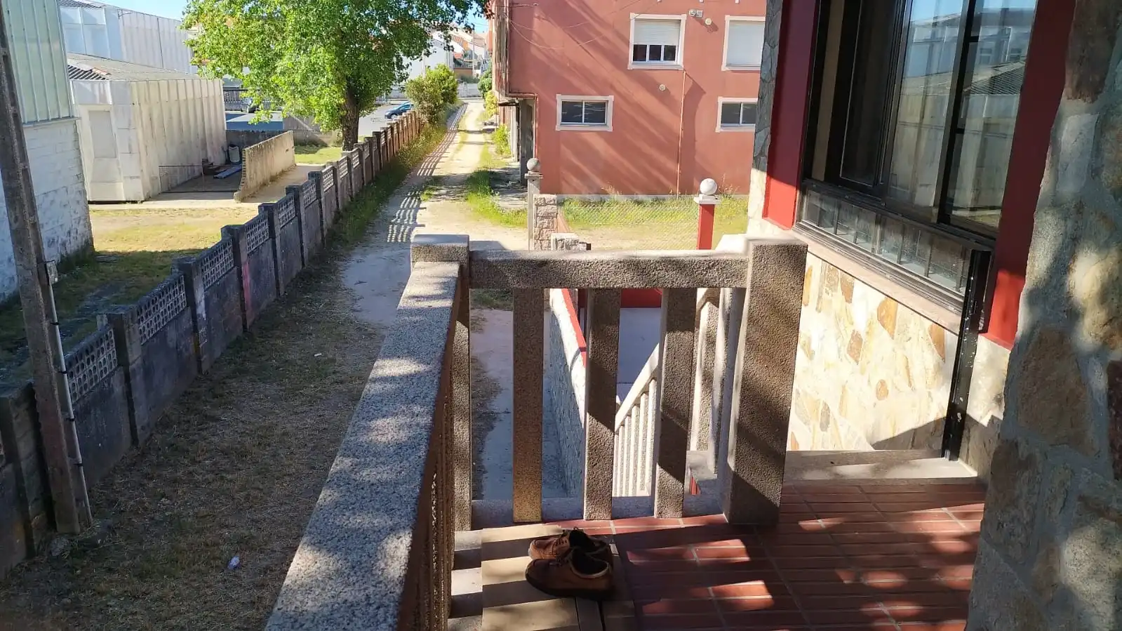 Vista exterior de Casa o xalet en venda en Ribeira amb Calefacció, Jardí privat i Parquet