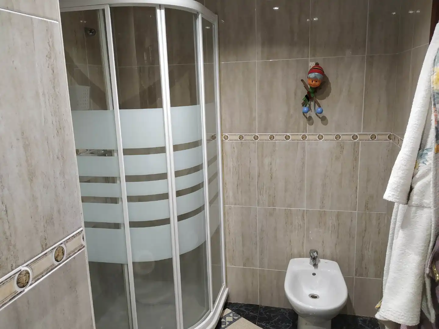Bathroom of Flat for rent in Granada  with Air Conditioner, Parquet flooring and Furnished