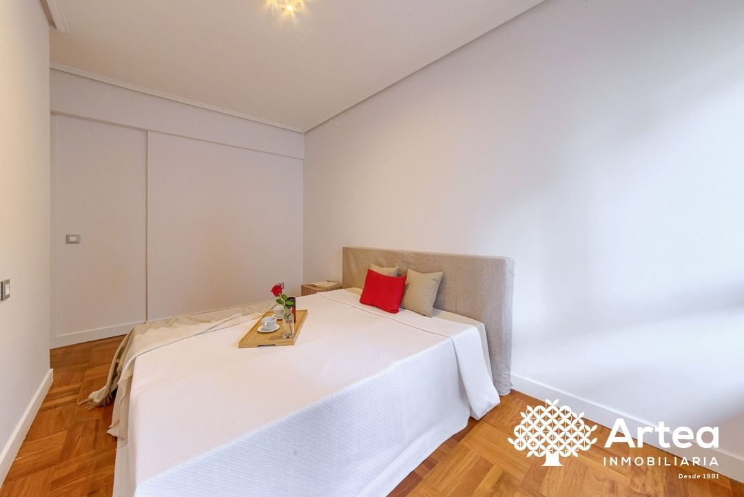 Habitación de Piso en venta en Bilbao  con Calefacción y Terraza