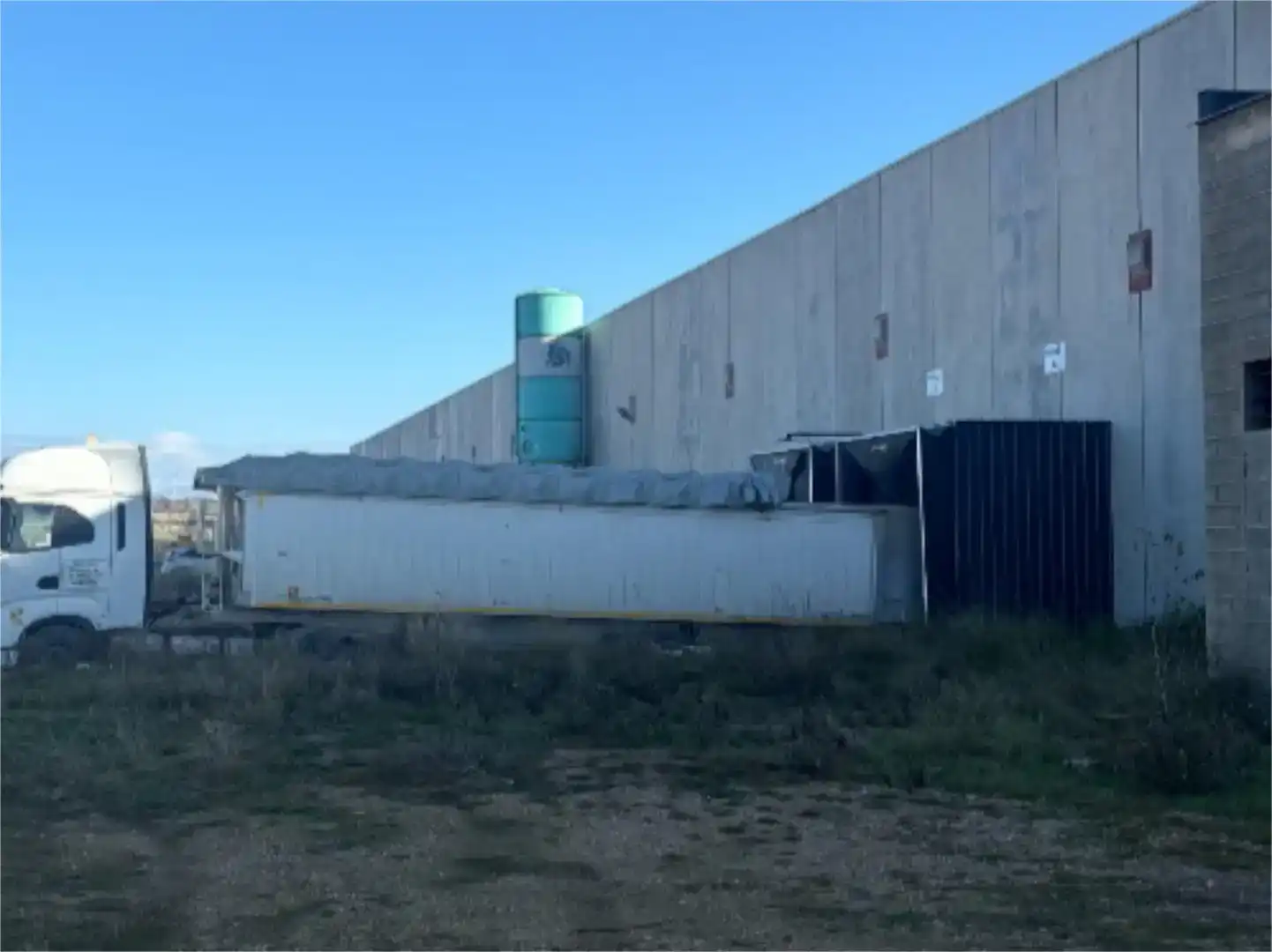 Vista exterior de Nau industrial en venda en Almudévar
