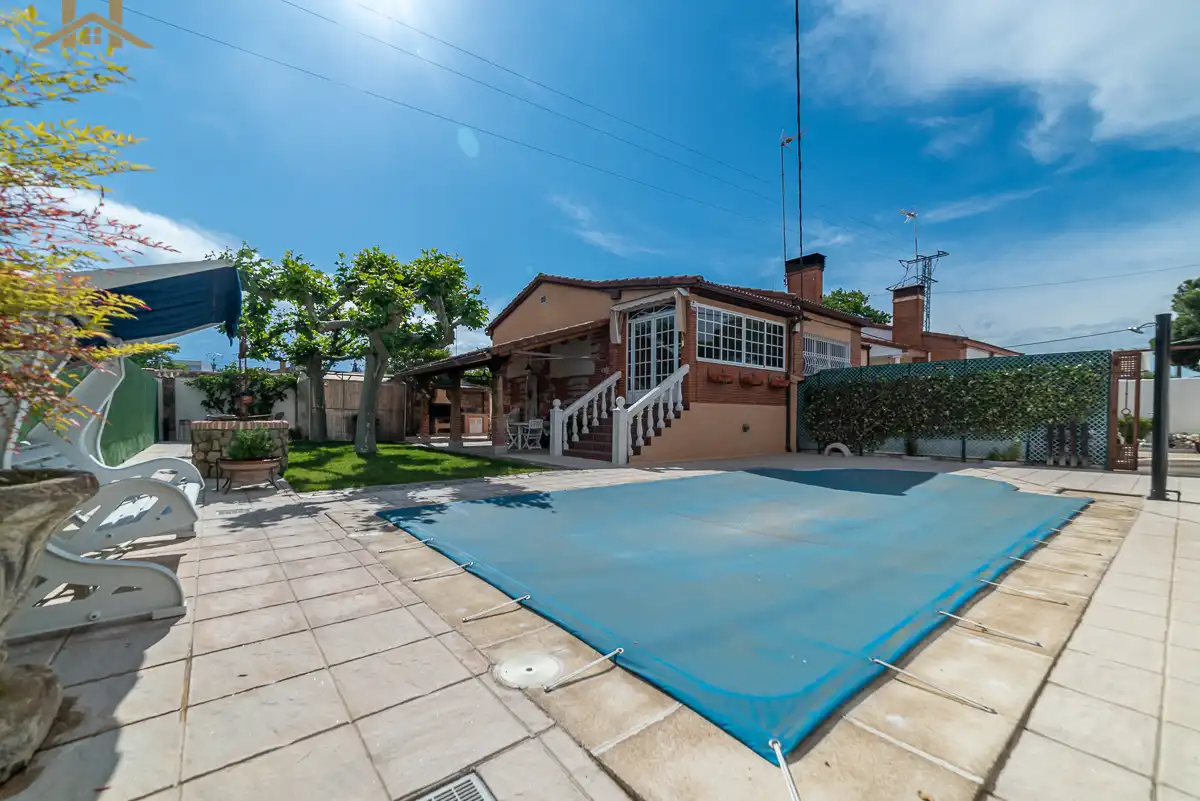 Piscina de Casa o xalet en venda en El Álamo amb Calefacció, Jardí privat i Terrassa