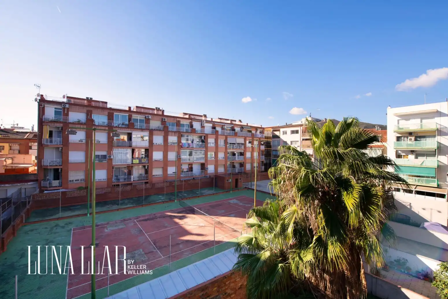 Exterior view of Flat for sale in Castelldefels  with Parquet flooring, Terrace and Balcony